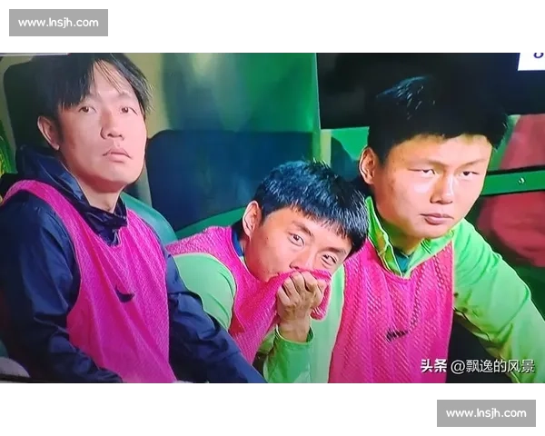 李磊 200 战获纪念球衣 与张稀哲 400 战传奇合影致敬队史