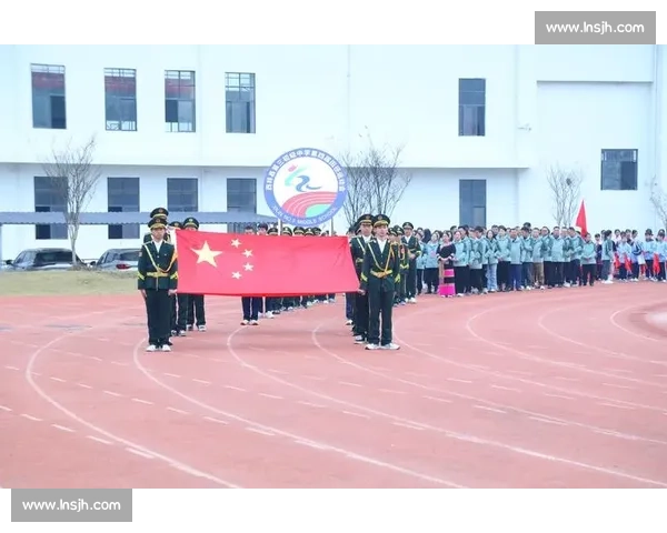 甘肃青少年女足出征喀什 绿茵场上绽放民族团结之花 甘肃青少年女足出征喀什 绿茵场上绽放民族团结之花